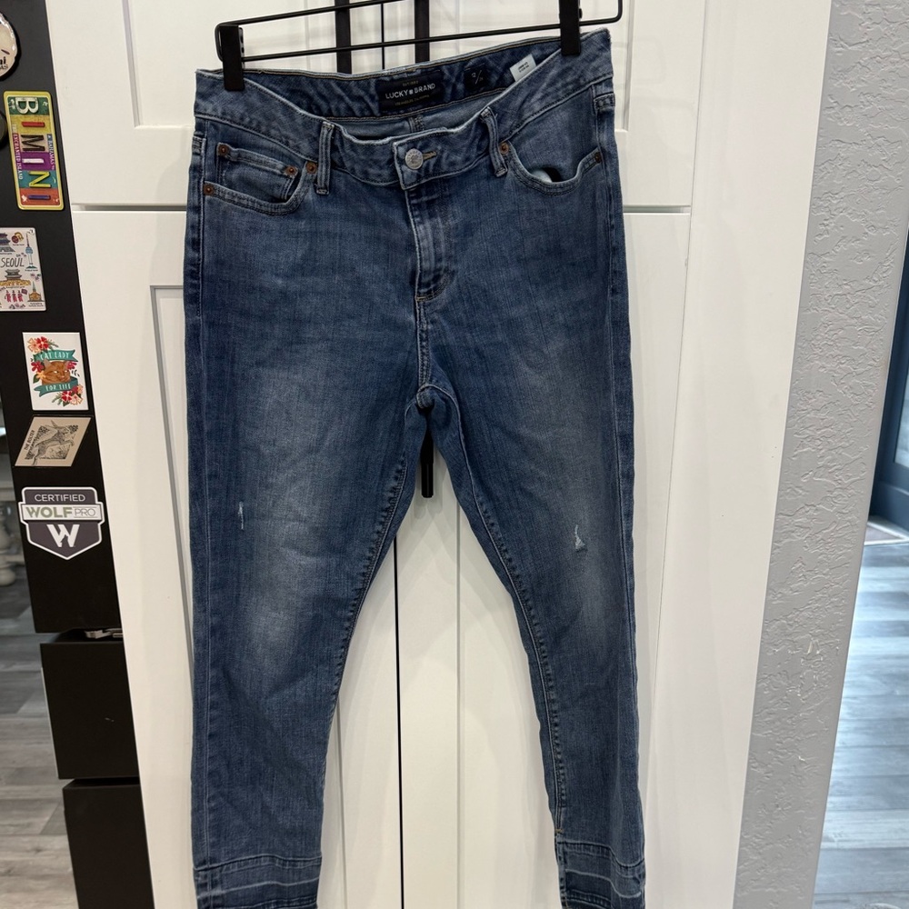 Lucky Brand - Women’s - Distressed Mid-Rise Lolita Crop 25.5” inseam - 12/31